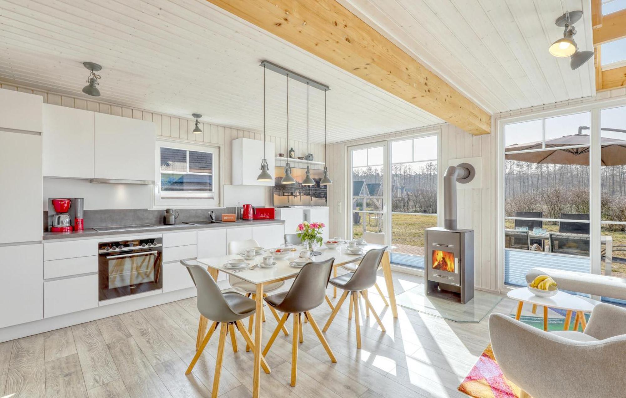 Beautiful Home In Zerpenschleuse With Kitchen Exteriör bild